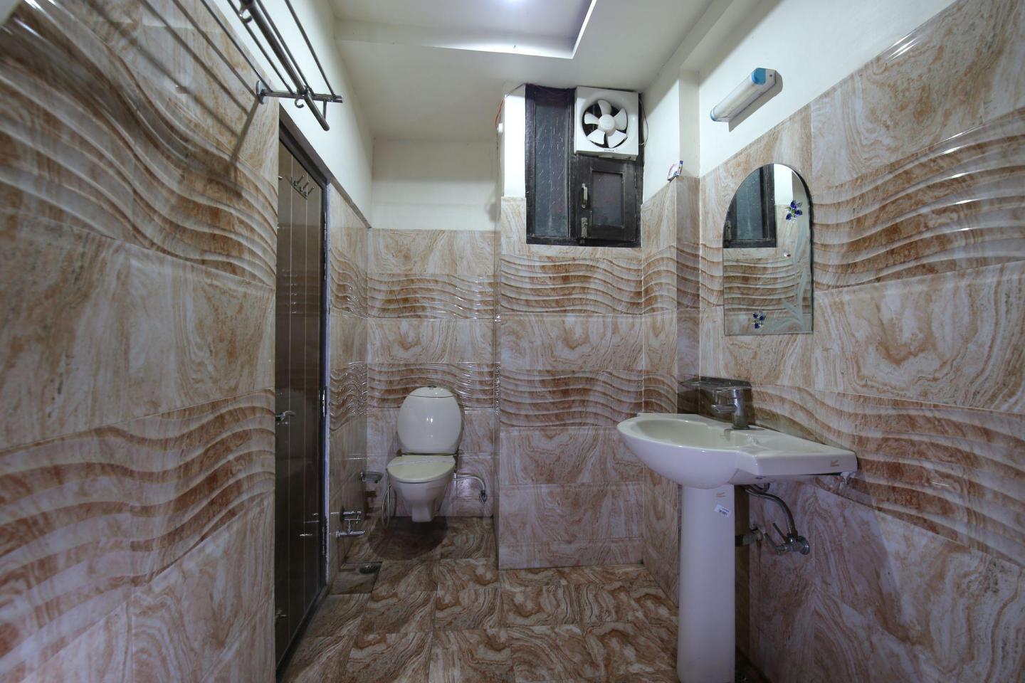 Royal Spring Homestay - Tap to explore photos