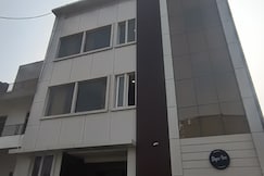 Skyer Inn Hotel, Lucknow