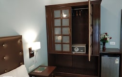 LUXURY DELUXE ROOM