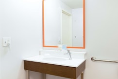 Hampton Inn Erie-South I-90/I-79, Elgin