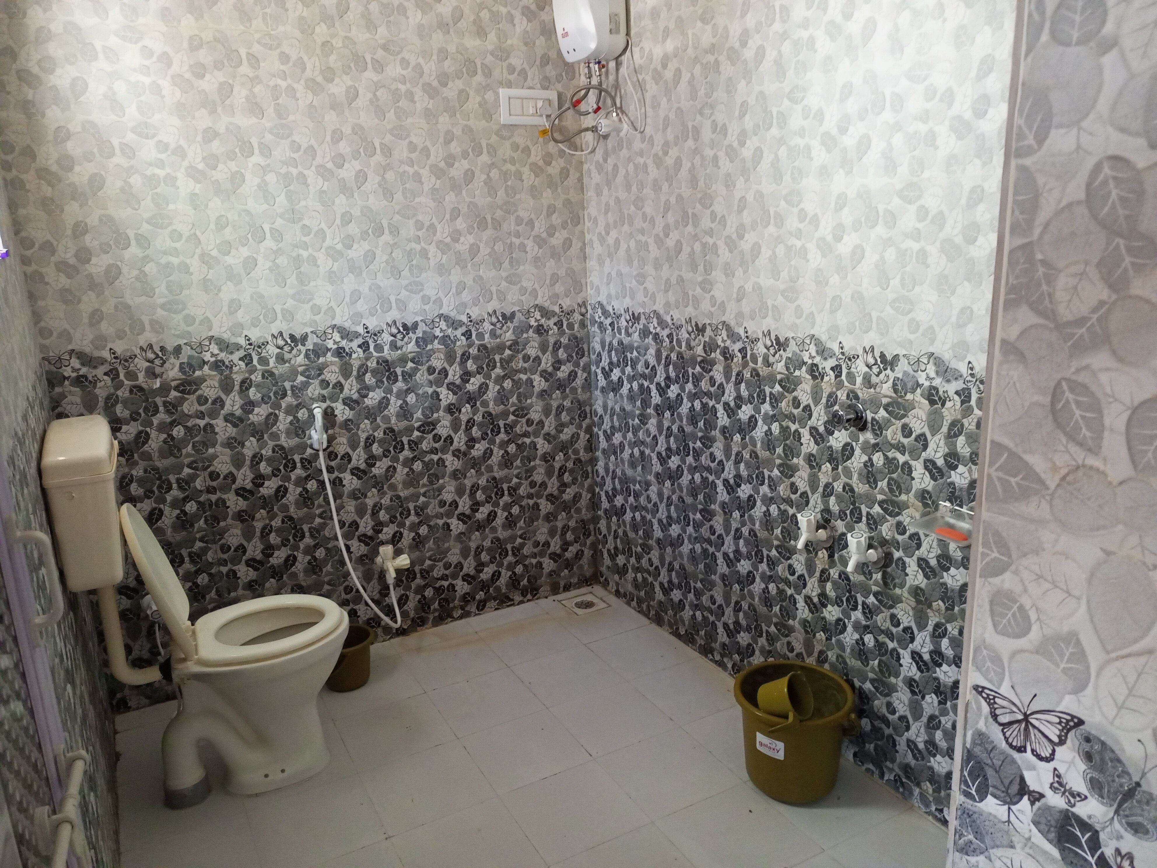 Dwarka Bungalow  Only Family - Tap to explore photos