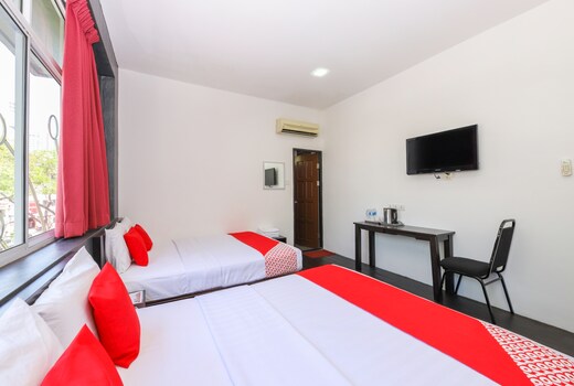 Oyo 728 Tai Pan Hotel Standard Kuching Price Address Reviews