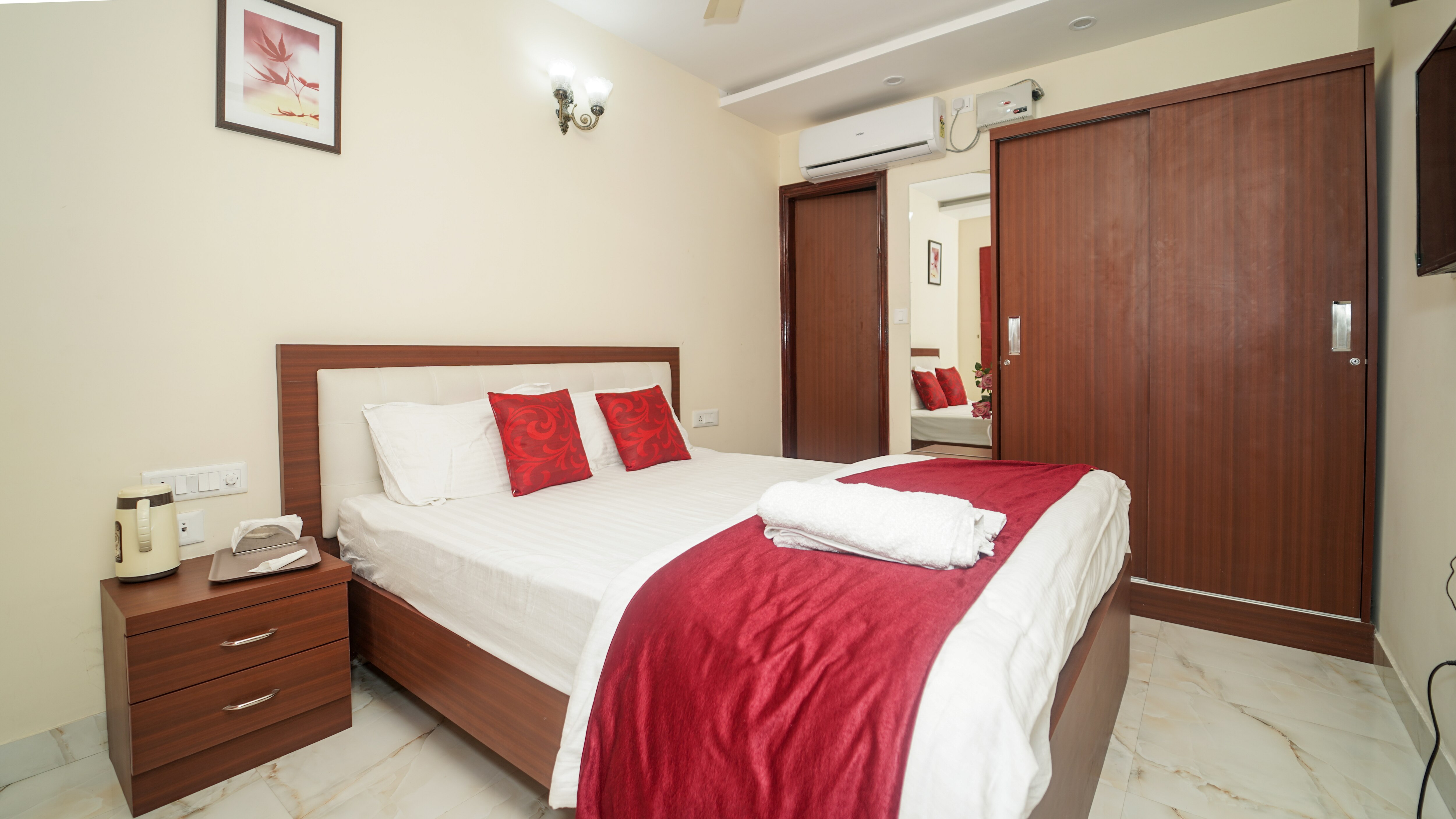 Family Friendly Guest House - Tap to explore photos