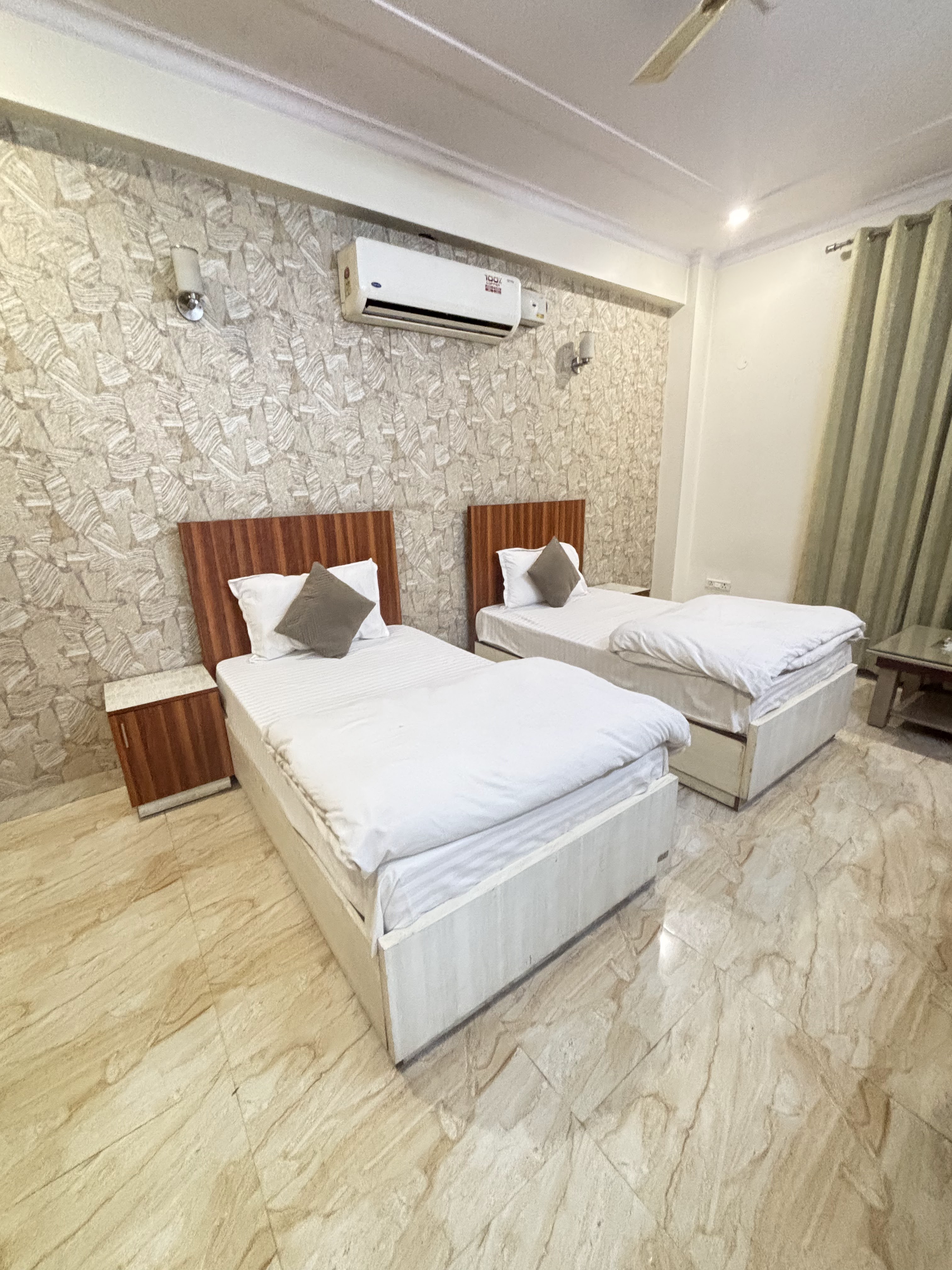 Homefort Stays, Millennium City Centre Gurugram - Tap to explore photos