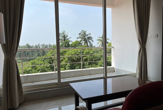 Luxury Sea View Studio Apartment near Ashvem Beach
