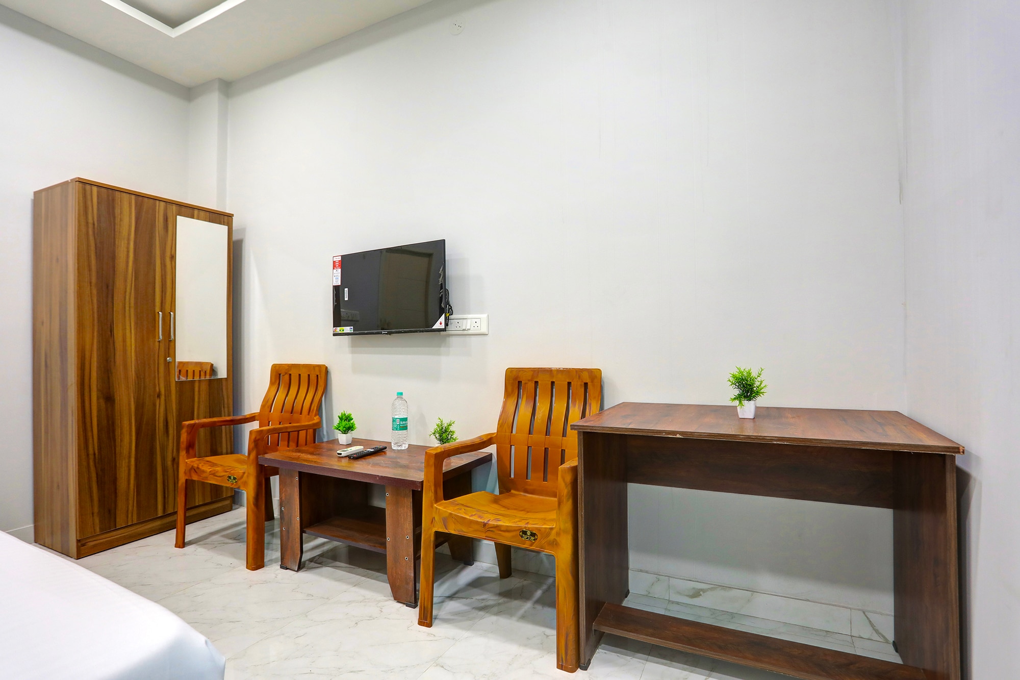FabHotel Bluemoon Residency - Horamavu - Tap to explore photos
