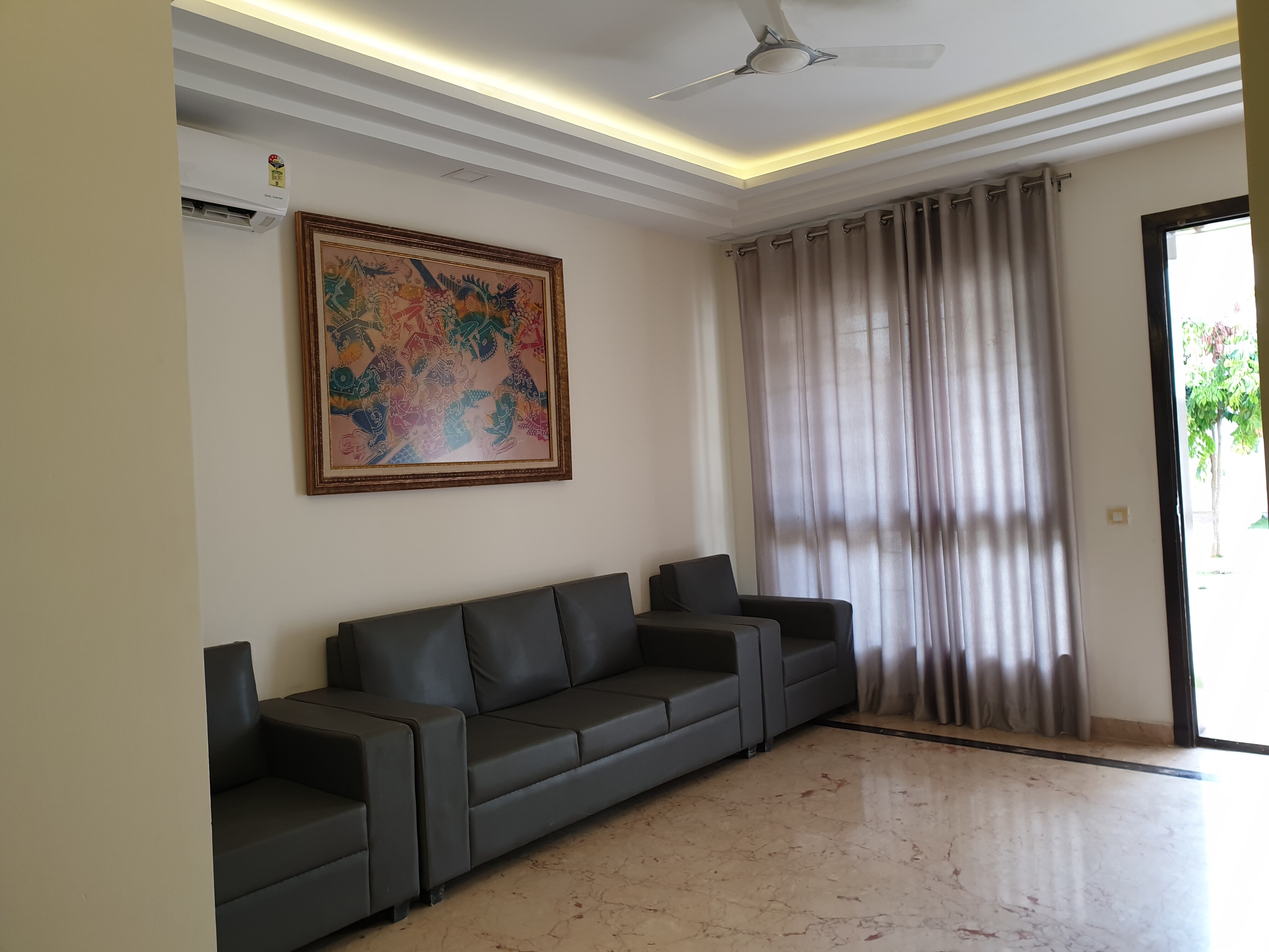 Hiranandani 515 - Tap to explore photos
