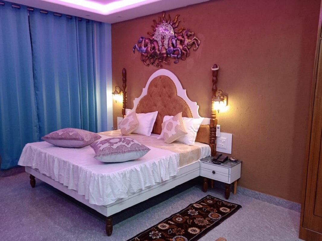 RV Homestay - Tap to explore photos