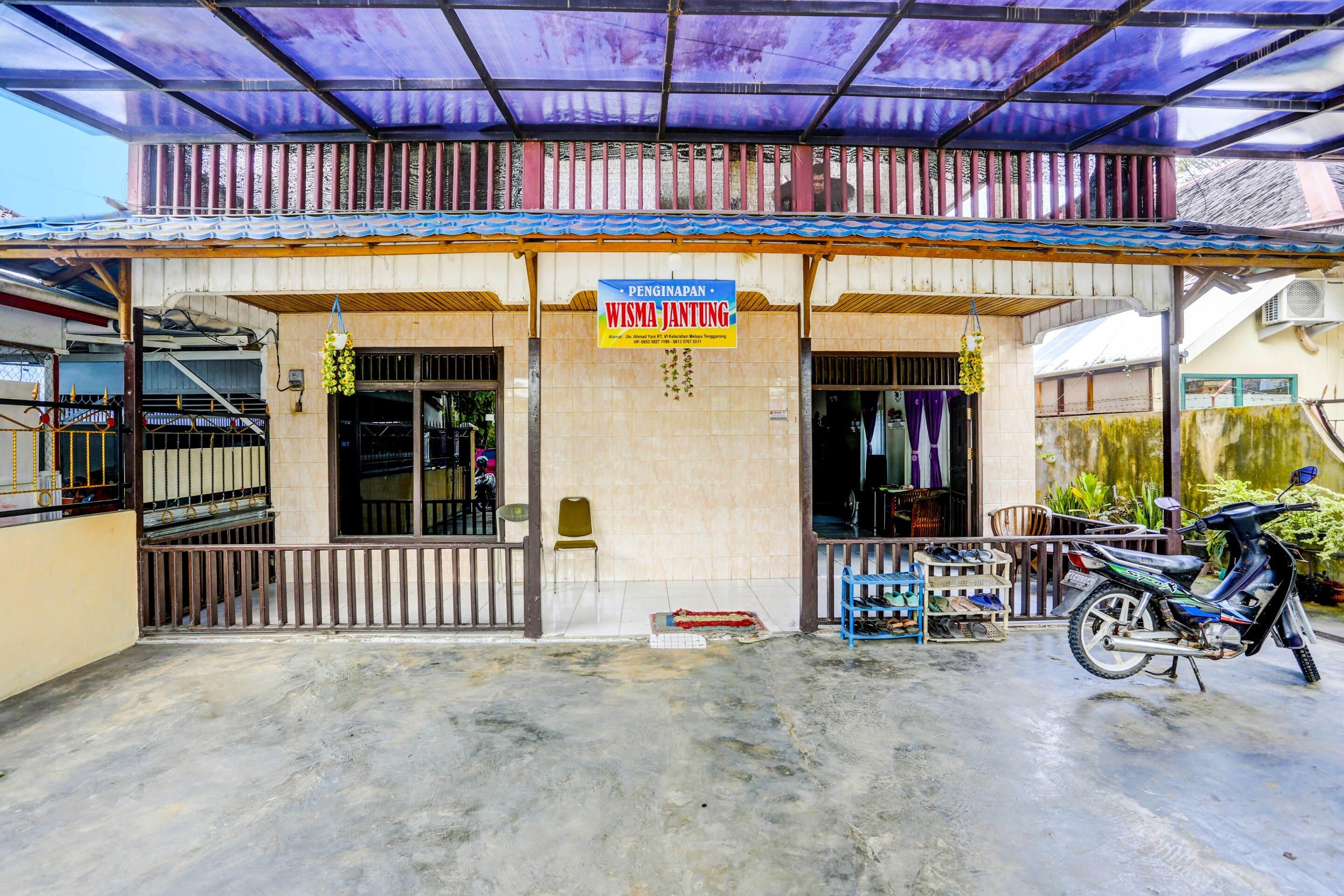 SPOT ON 92529 Penginapan Wisma Bintang Syariah - Tap to explore photos