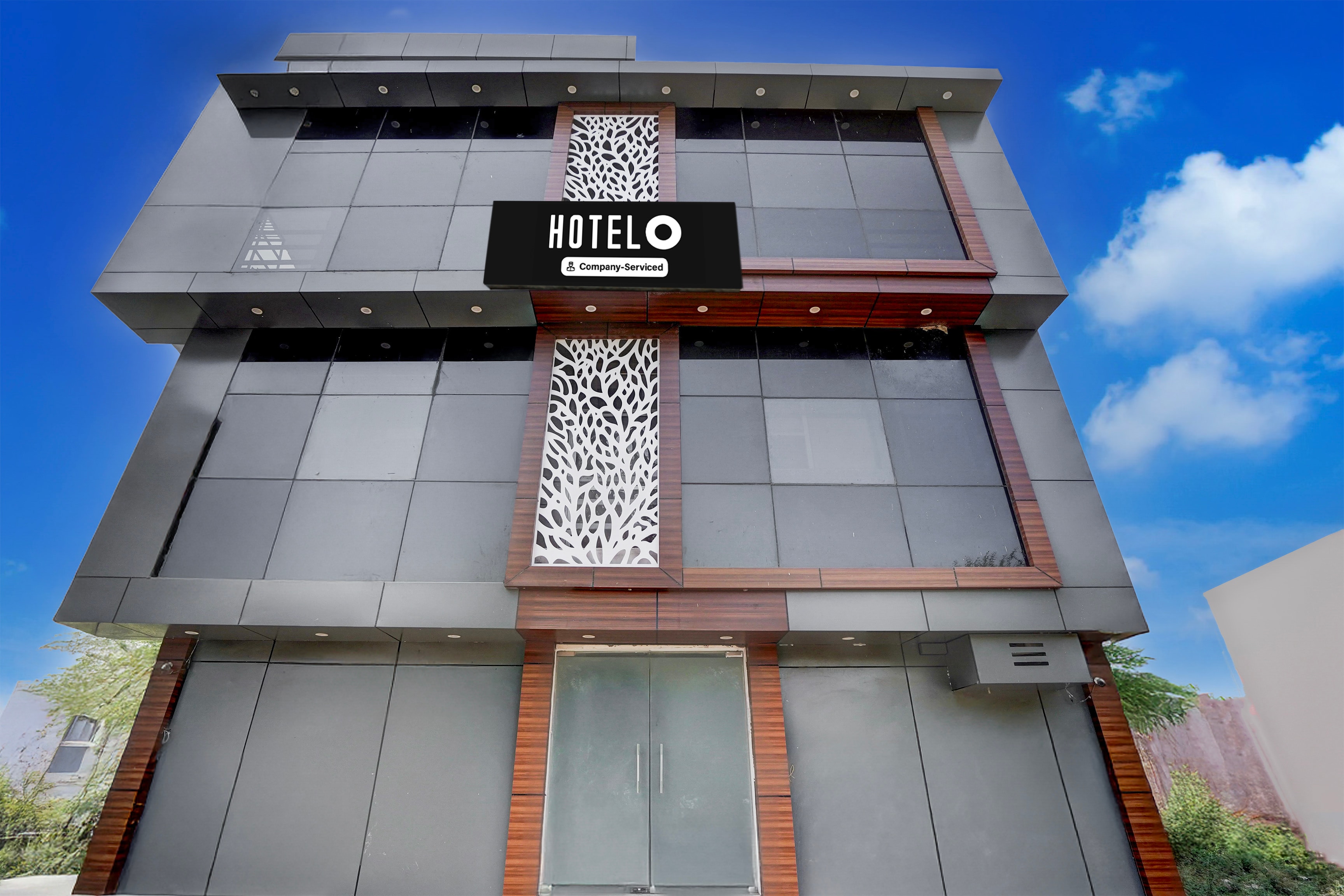 Super Hotel O Gomti Nagar Near Amity Formerly Hotel Green Apple - Tap to explore photos