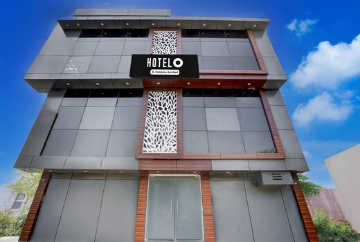 Super Hotel O Gomti Nagar Near Amity Formerly Hotel Green Apple
