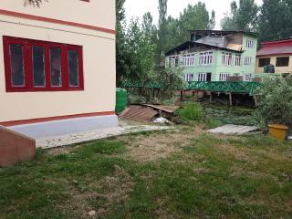 Shabir Guest House - Tap to explore photos