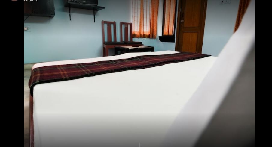 Sri Swaminatha Lodge - Tap to explore photos