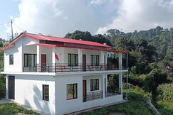 Apple Hilltop Homestay, Ranikhet