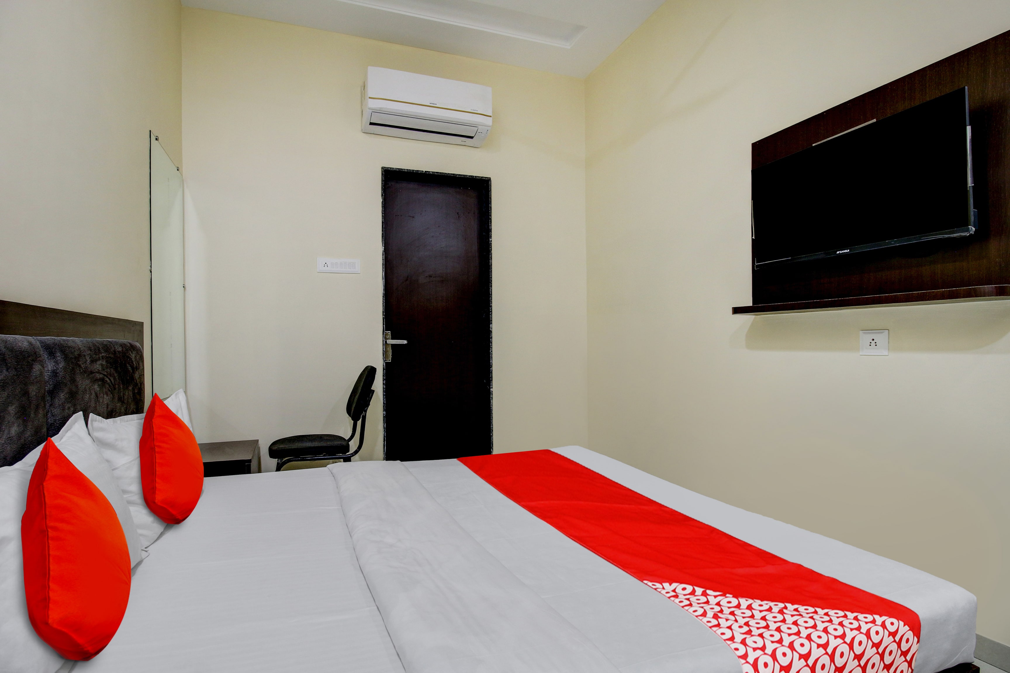 Hotel O The Shloka - Tap to explore photos