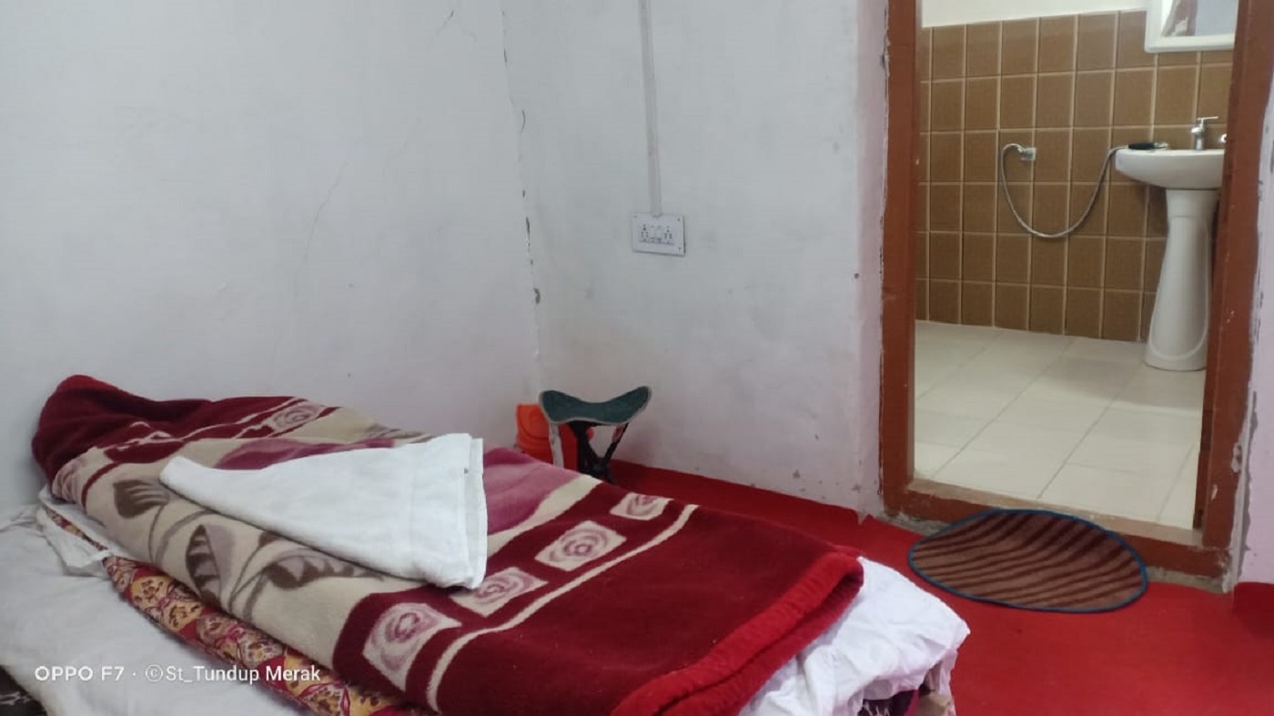 Amchi Homestay Merak | Rooms & Caretaker - Tap to explore photos