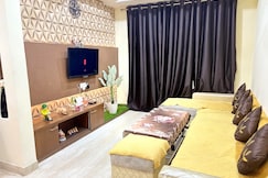 Urban Oasis  Modern 3BHK Sandy Cafe w Balcony View, Jaipur