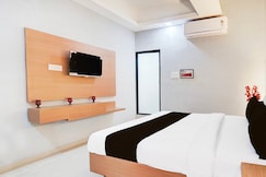 Collection O Hotel Krrish Resto, Durg