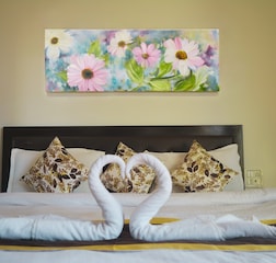 Family Suite 2 Bedrooms with Balcony & lake view