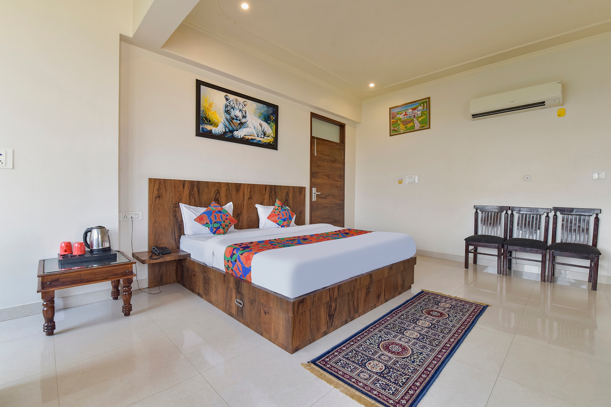 FabHotel Shiv Palace - Tap to explore photos