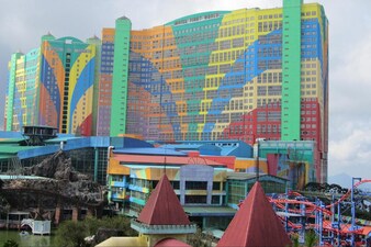 First World Hotel