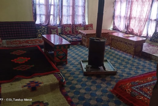 Amchi Homestay Merak | Rooms & Caretaker