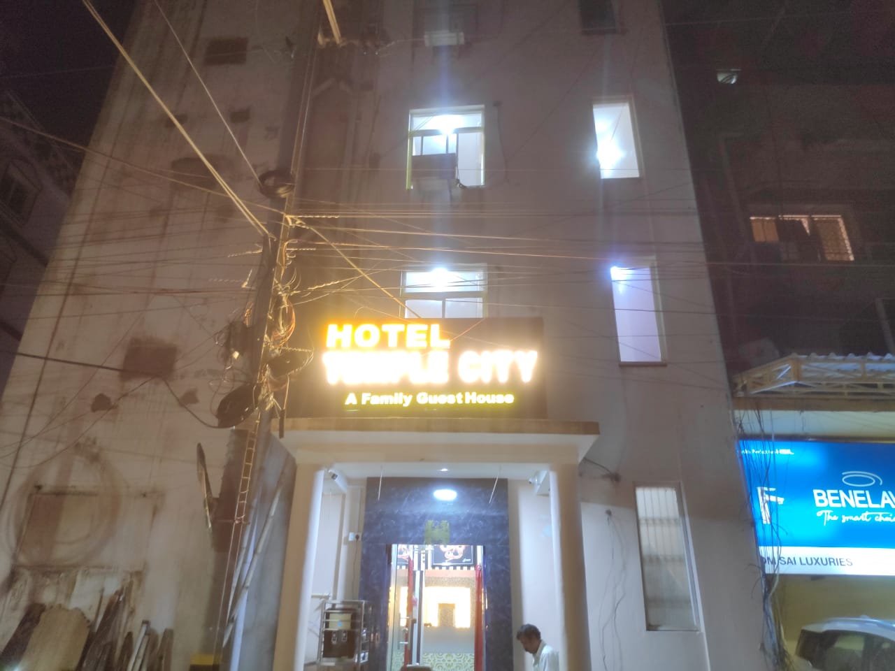 Hotel Temple City - Tap to explore photos