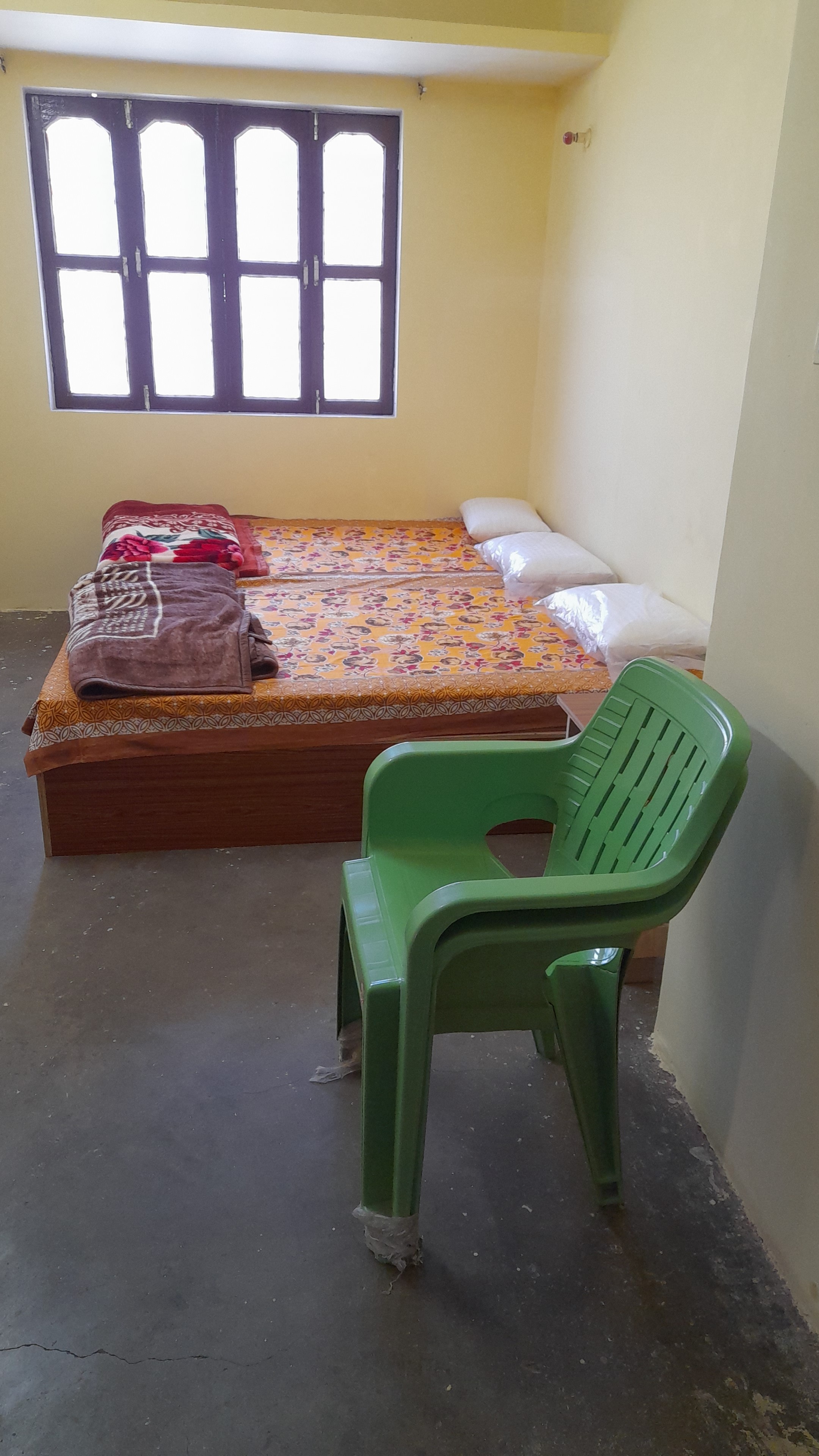 Shri Kamakshi Paying Guest House - Tap to explore photos