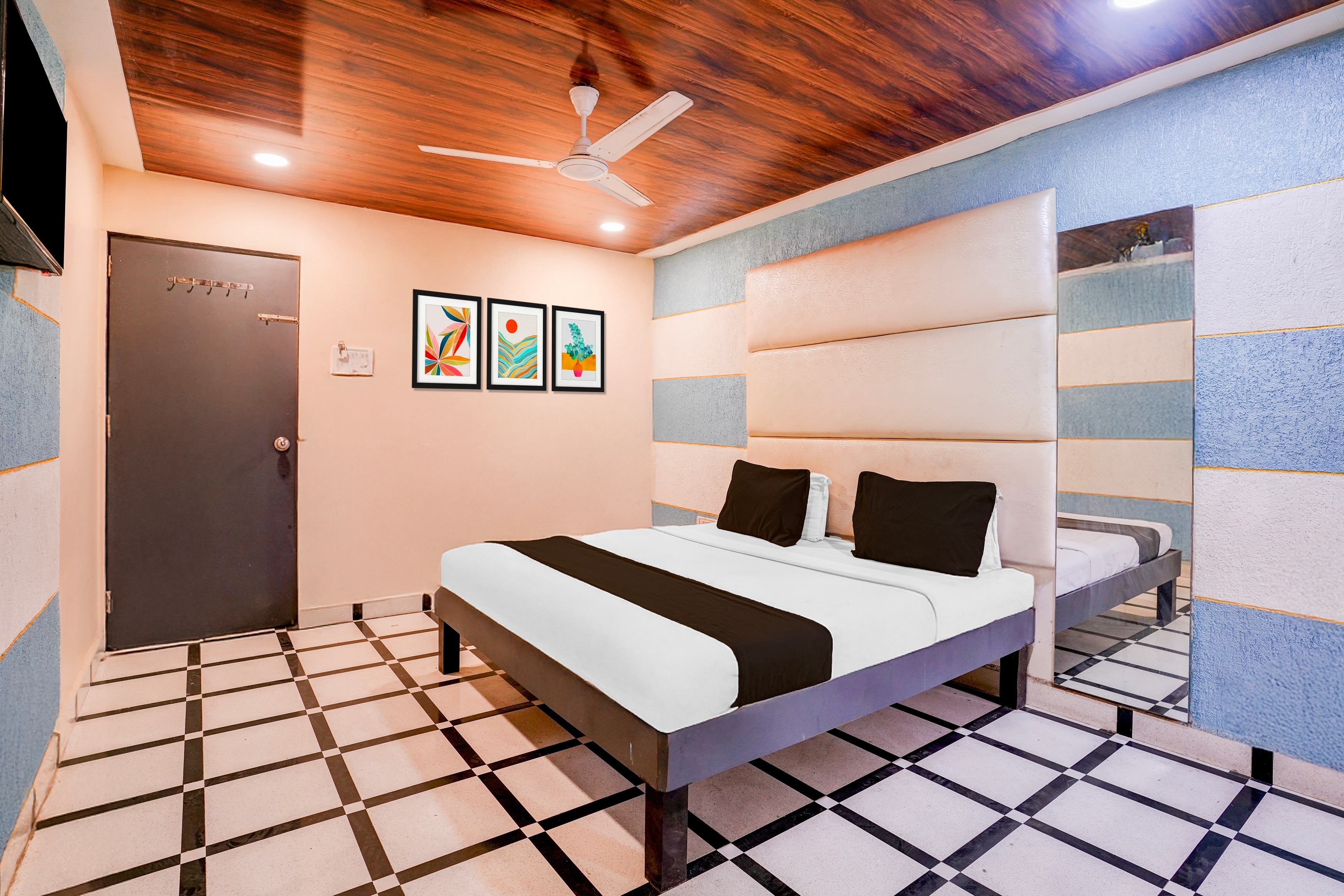 Super Hotel O Palava Dombivali - Tap to explore photos