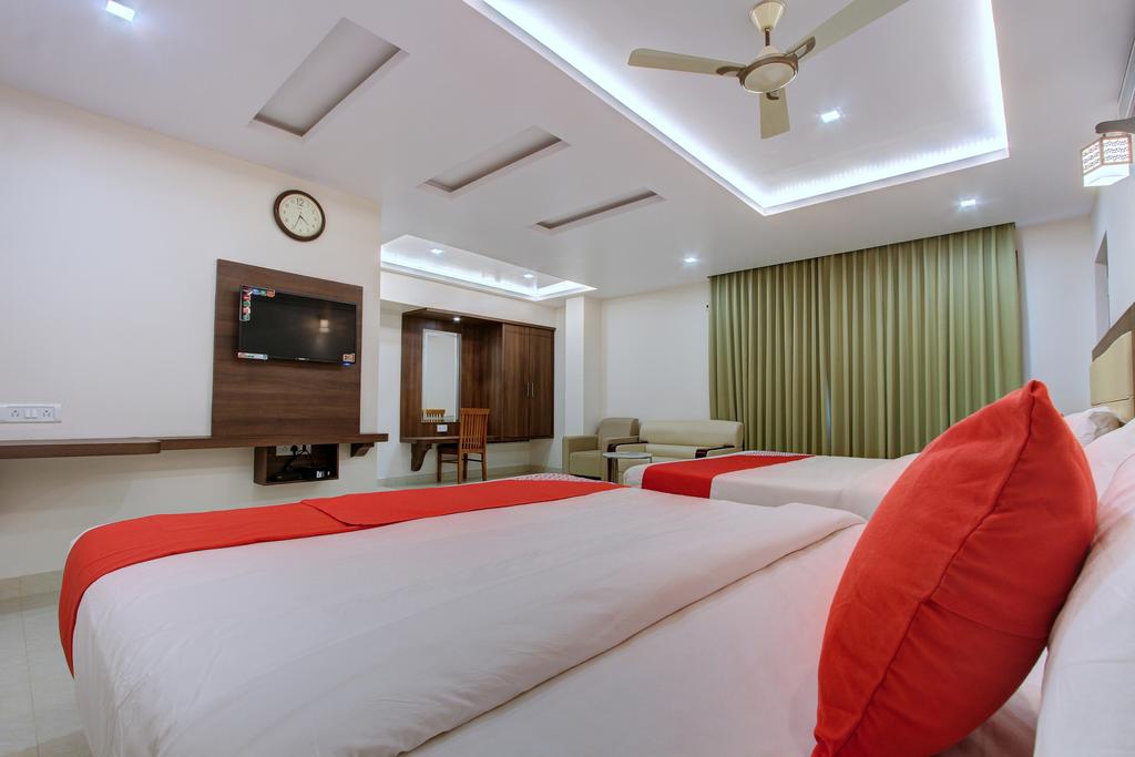 HOTEL AMBIKA INTERNATIONAL - Tap to explore photos