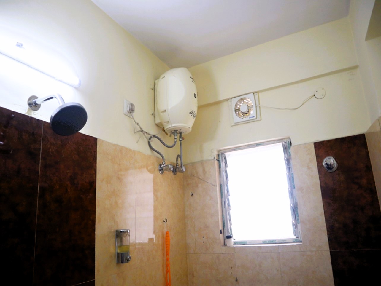 Shree Laxmi Guest House - Tap to explore photos