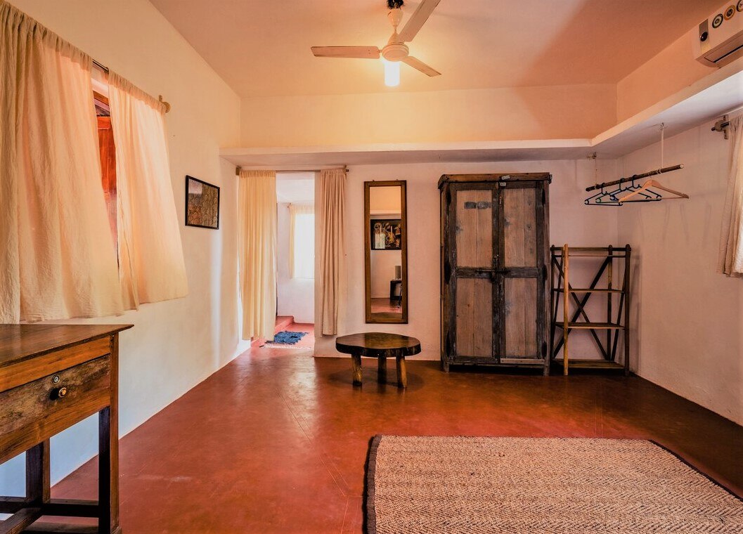 Rustic Villa in Anjuna - Tap to explore photos