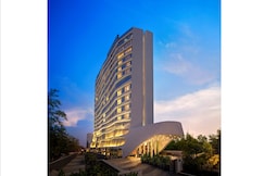 DoubleTree by Hilton Ahmedabad, Ahmedabad