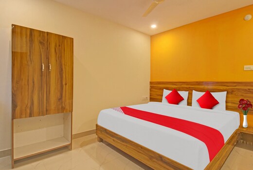 Hotel O R Square