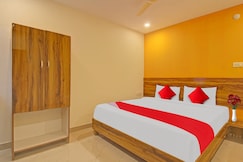 Hotel O R Square, Warangal