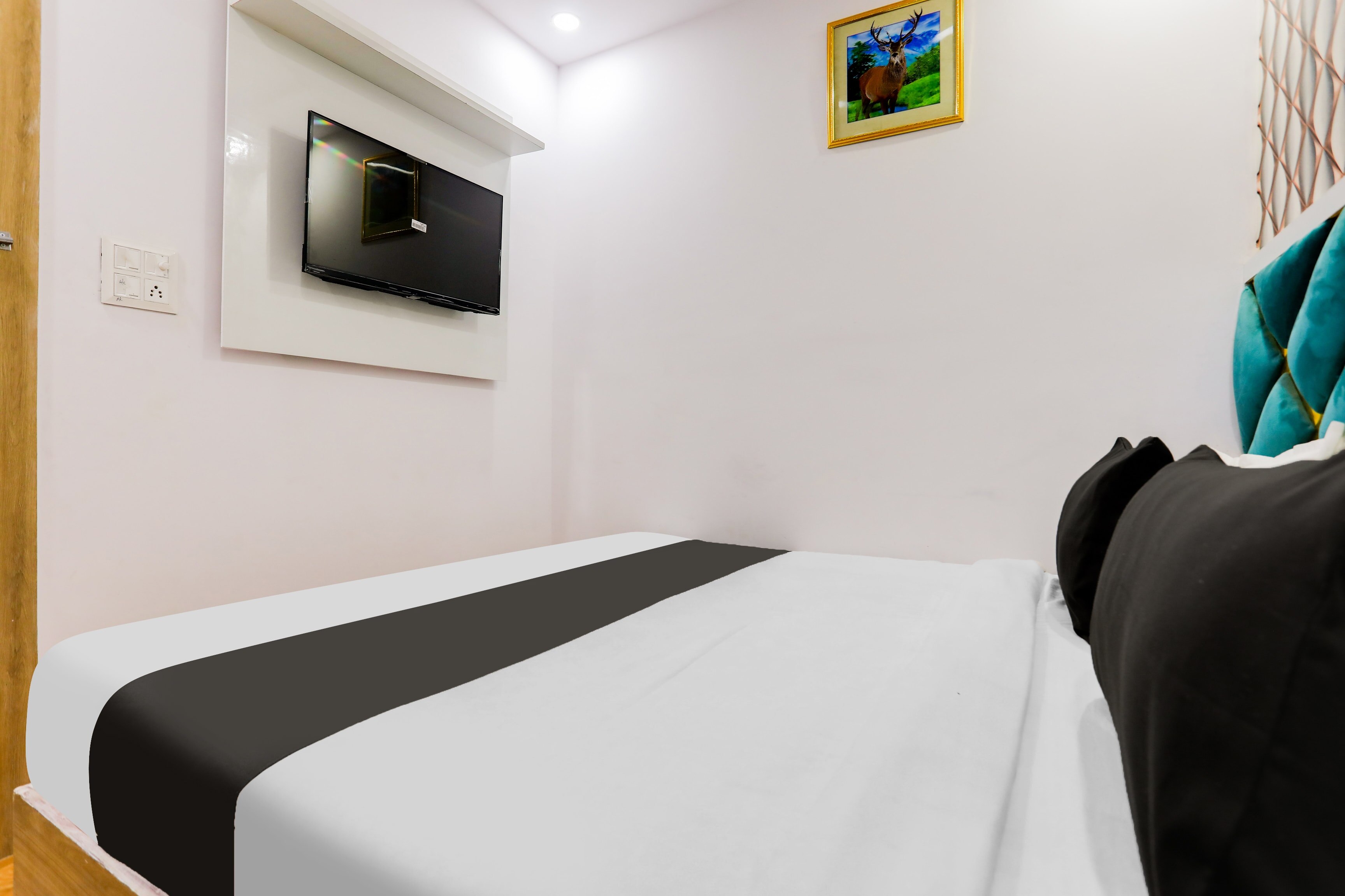 Hotel O Mohan Residency - Tap to explore photos