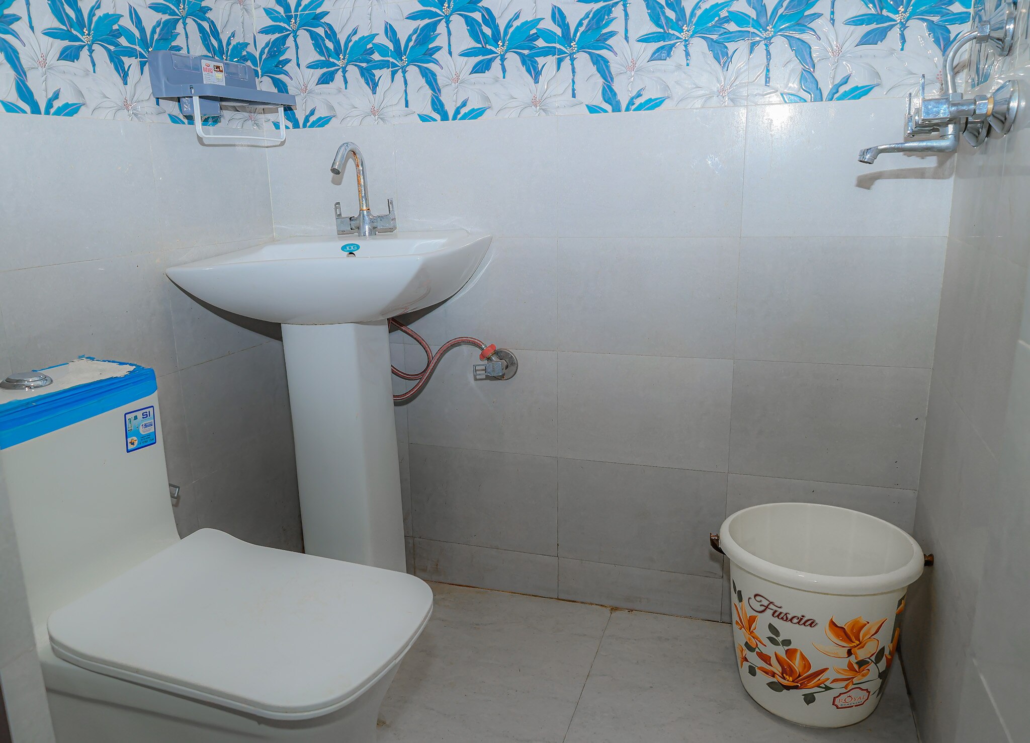 Akash Wani HomeStay - Tap to explore photos