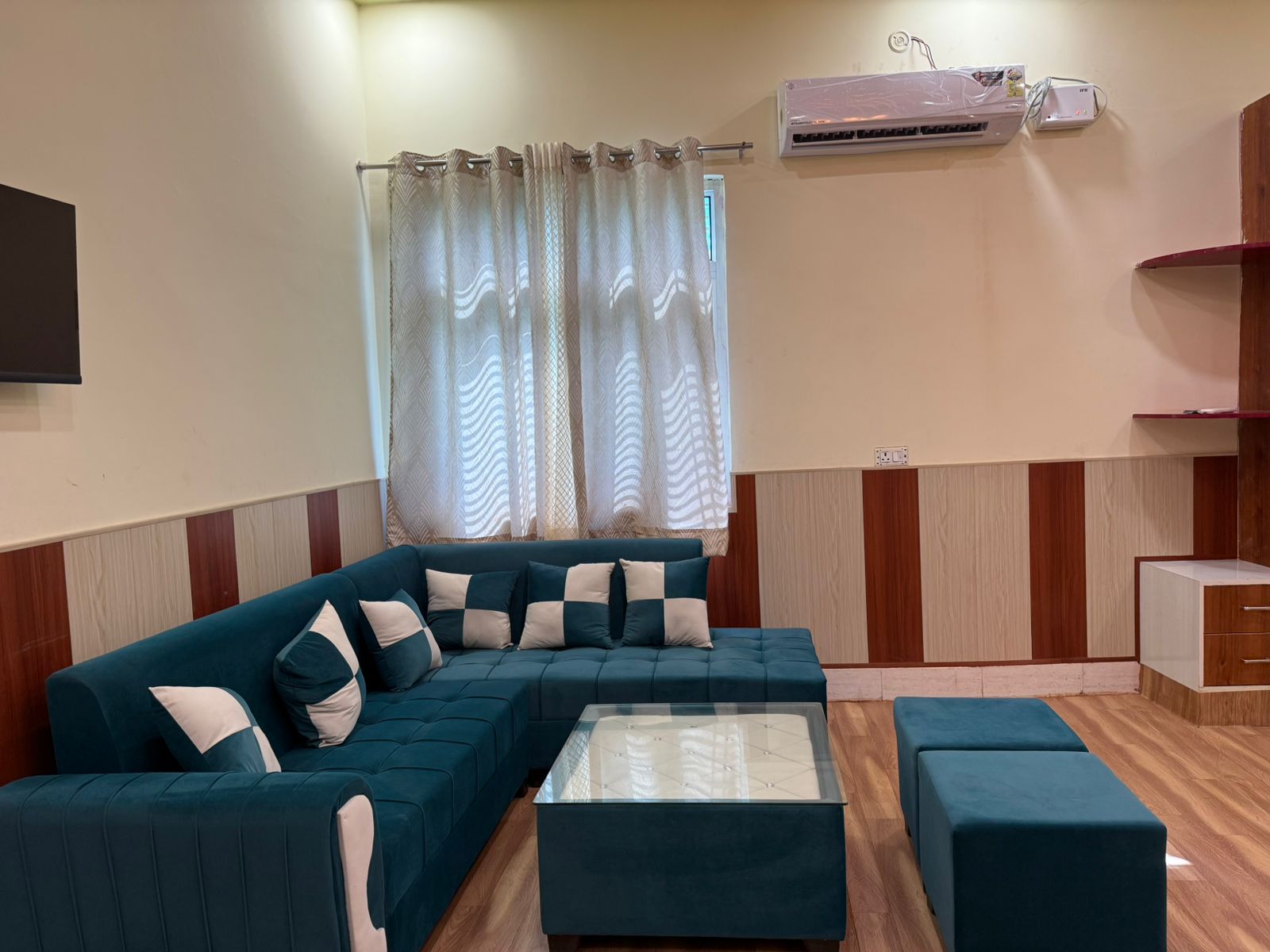 Hotel Airlink Jewar Palace - Tap to explore photos