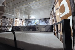 Nithyanand cabinstay dormitory, Thane