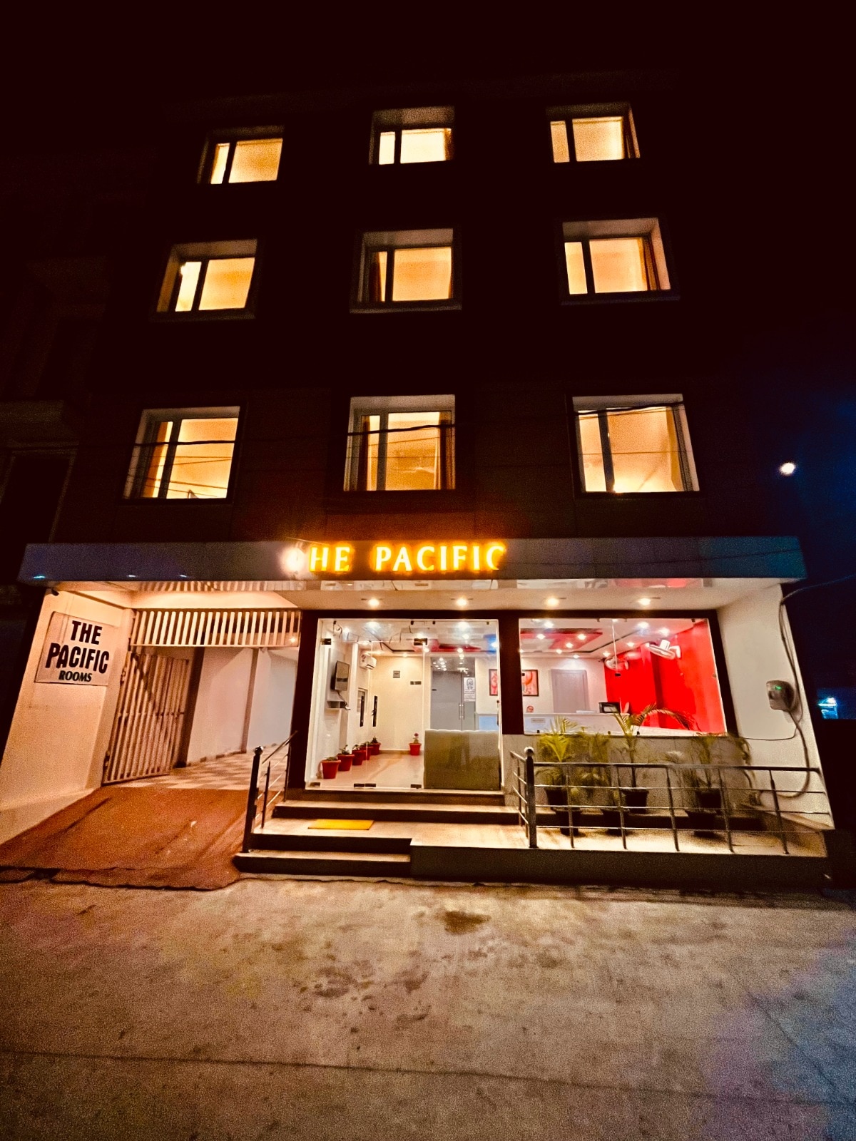 Hotel Pacific - Tap to explore photos