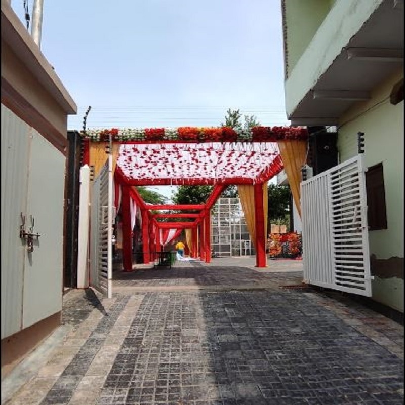 Hotel Girraj Inn - Tap to explore photos