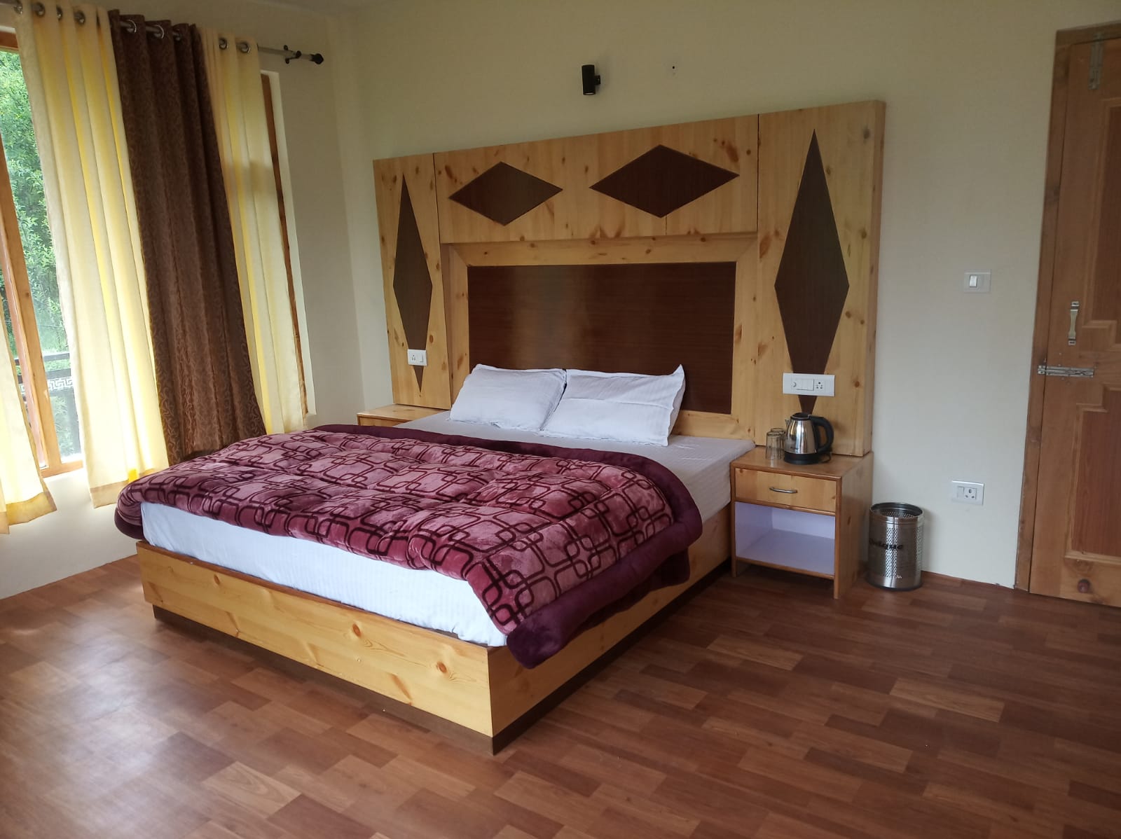 Jack Hill Manali | Rooms & Suites - Tap to explore photos