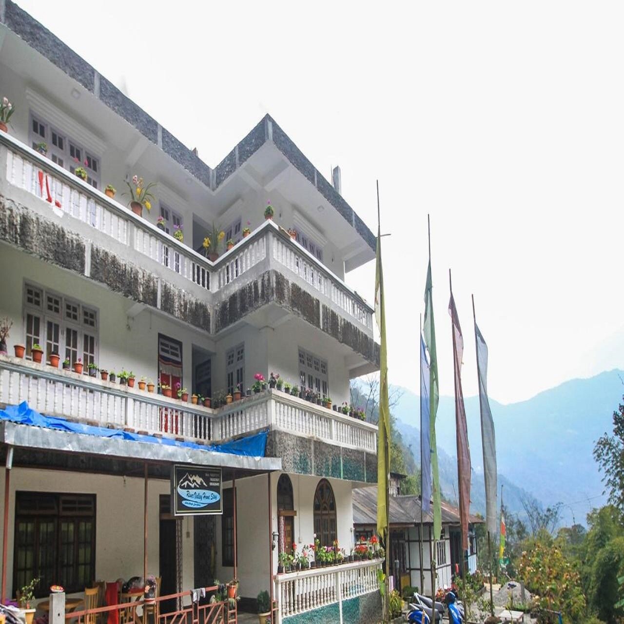 River Valley Homestay - Tap to explore photos