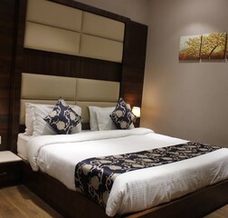 Deluxe Room with City View