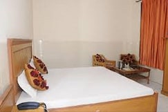 Sri Surya Lodge, Vellore