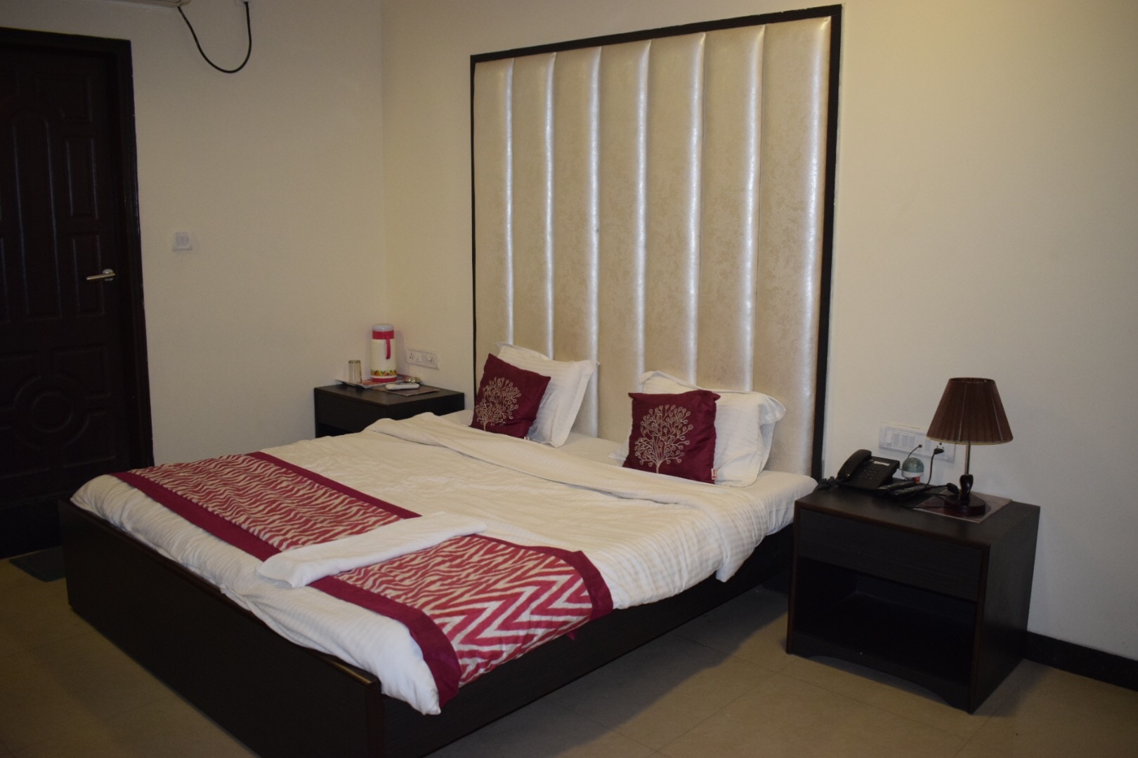 Hotel Radhe Inn - Tap to explore photos