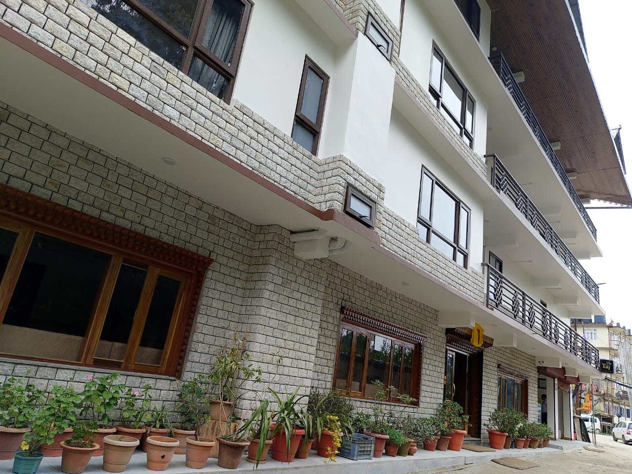 Hotel Sonamchen Retreat - Tap to explore photos