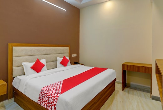 Super Hotel O B.S Celebration