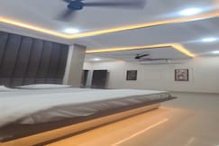 HOTEL STAR INN, Manendragarh
