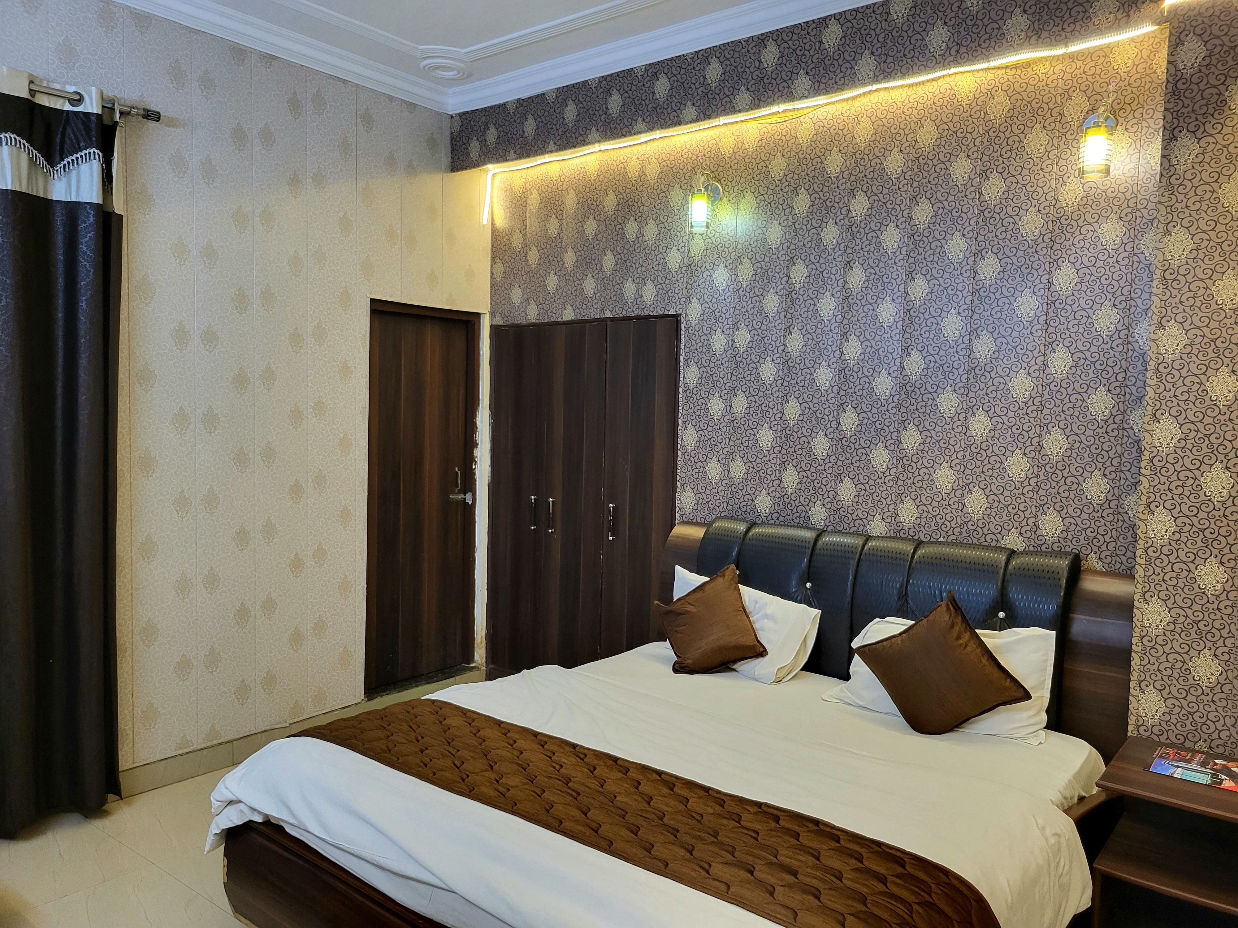 hotel yash international - Tap to explore photos